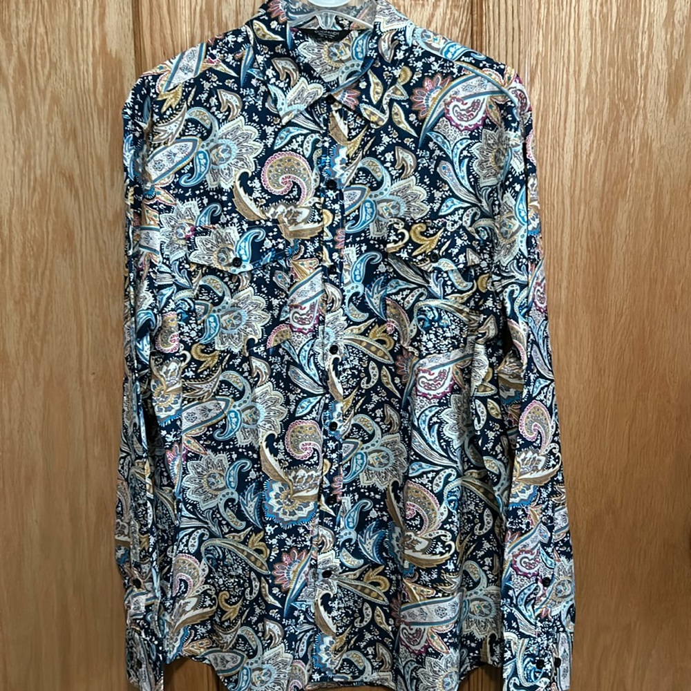 Coofandy men’s long sleeve shirt. Size Large.